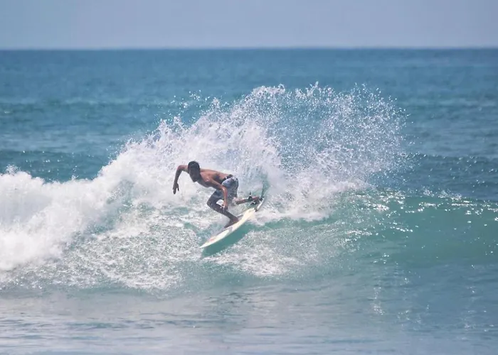 Surfers Medewi