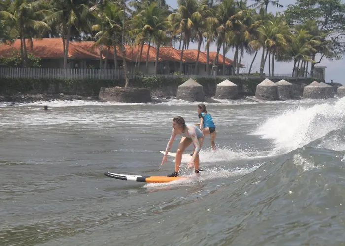 Surfers Medewi * Jembrana