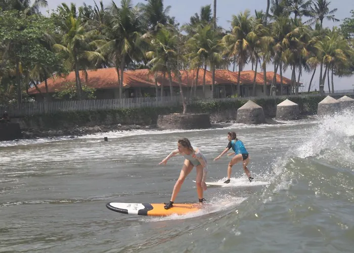 Resort Surfers Medewi *